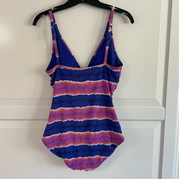 Tommy Bahama one piece striped tie dye ombre patterned swimsuit 11501 - Picture 3 of 10